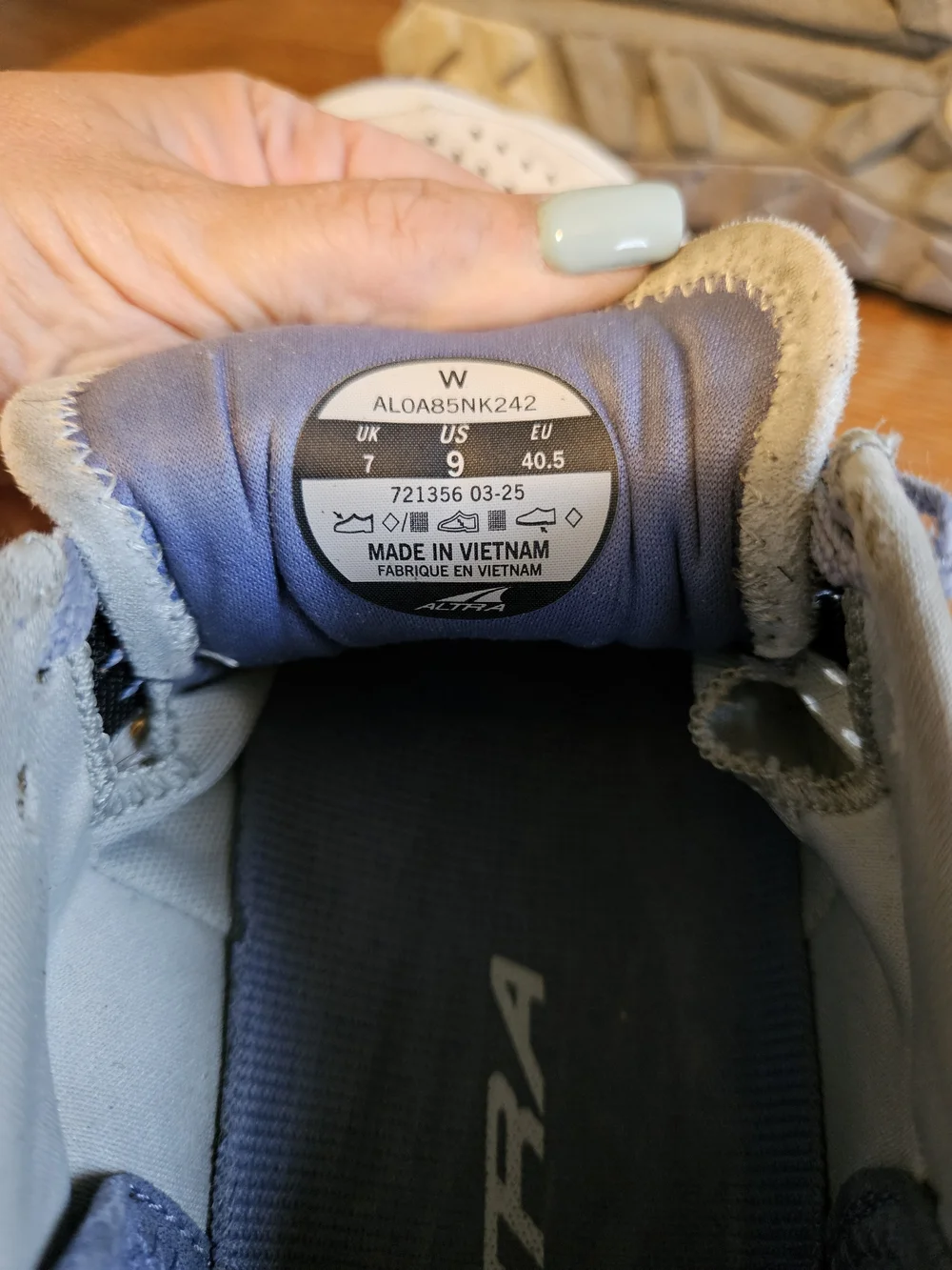 Altra Olympus 6 Women's 9 Gray Blue Trail Running Shoes Vibram Hiking AL0A85NK24